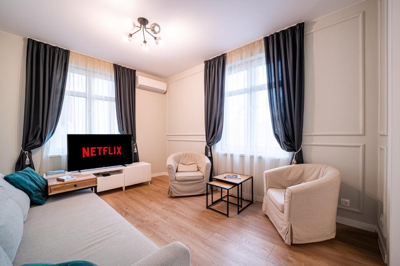 Smart Central Apartment Varna Esterno foto