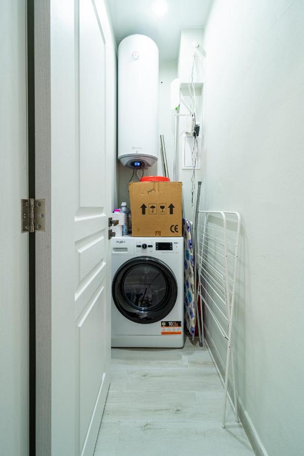 Smart Central Apartment Varna Esterno foto