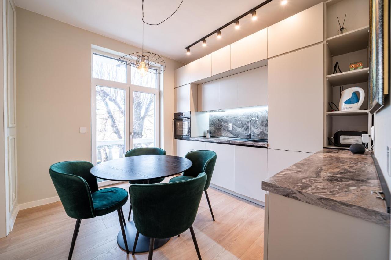 Smart Central Apartment Varna Esterno foto
